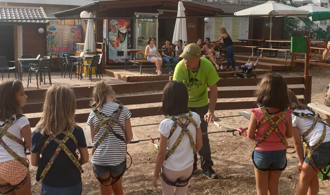 berenar en una festa d'aniversari infantil a Bosc Aventura Salou