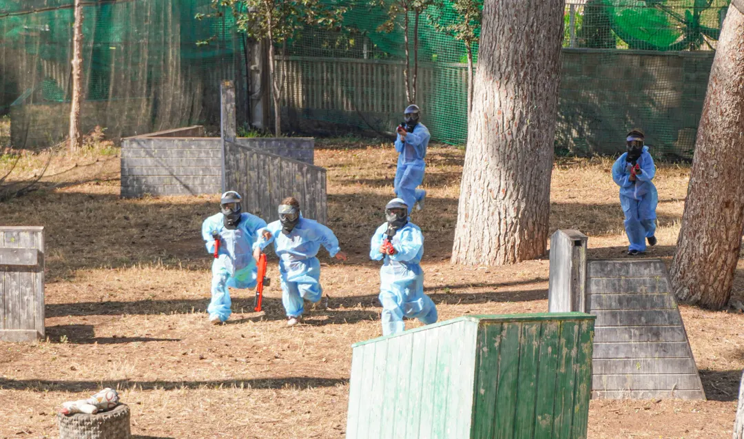 Actividad de paintball infantil al aire libre en Bosc Aventura Salou