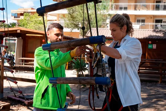 Wear comfortable sportswear and closed shoes. Sandals and flip-flops are not recommended. Trees may release natural resin, so avoid delicate clothing. If you have long hair it is advisable to tie it back to prevent it from getting caught in the pulley. If you have any medical condition or special requirement, our team will be happy to advise you before starting the activity.